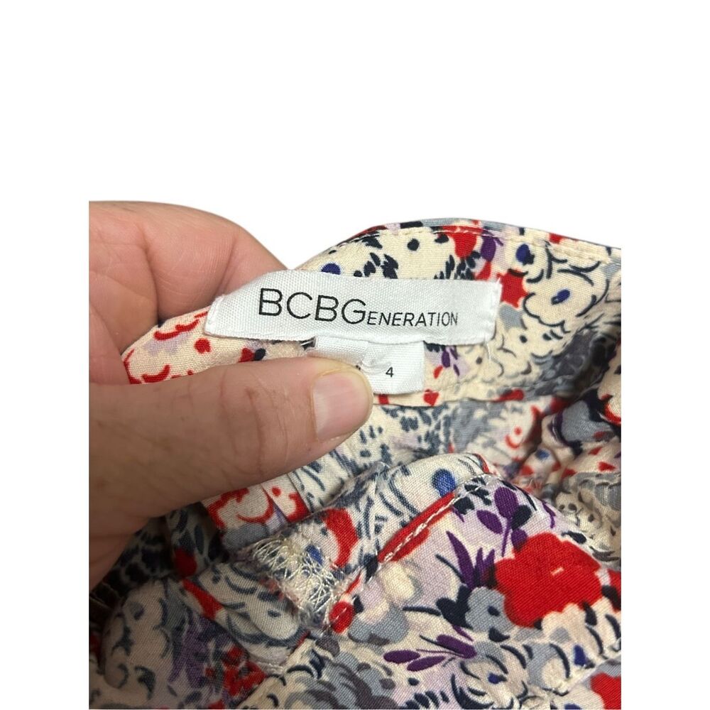 BCBG Generation Floral Print Mini Skirt Red White Gray‎ Size 4 - Picture 3 of 6